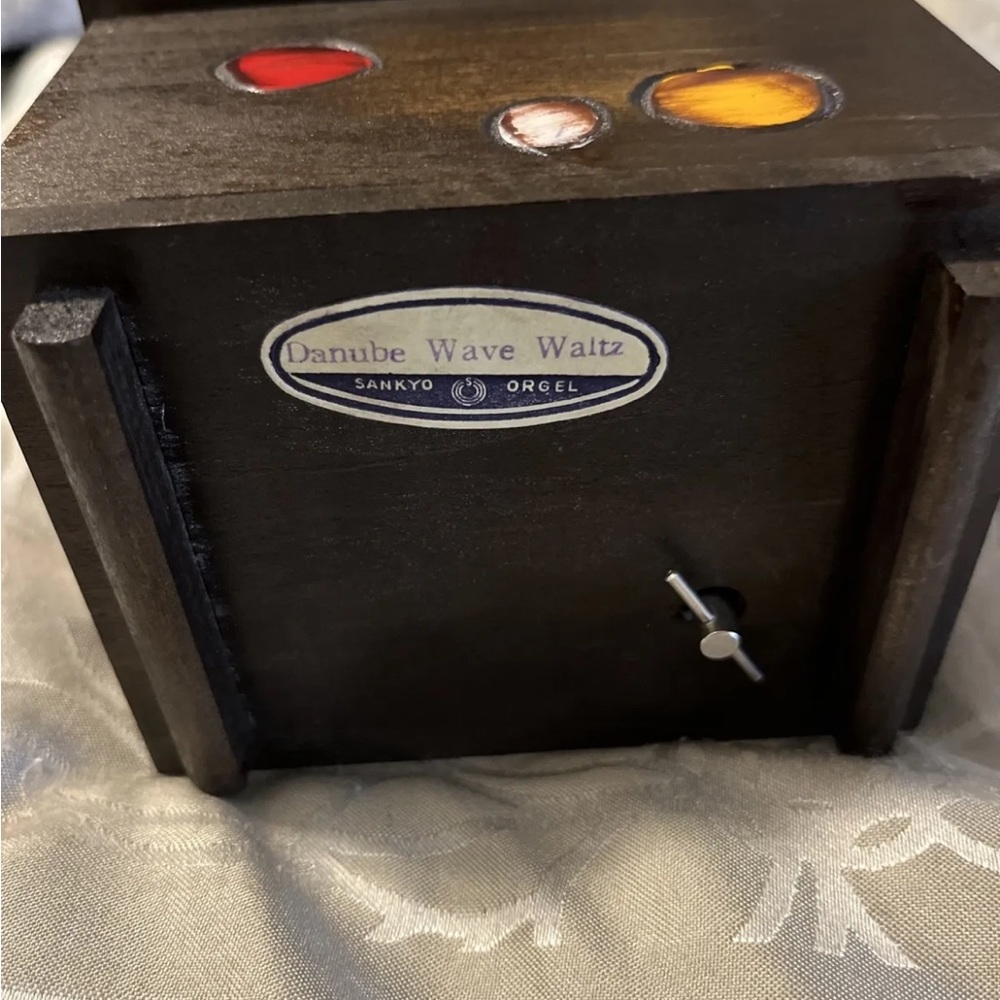 Wooden Music box vintage Danube Wave Waltz Sankyo Orgel Song Bird